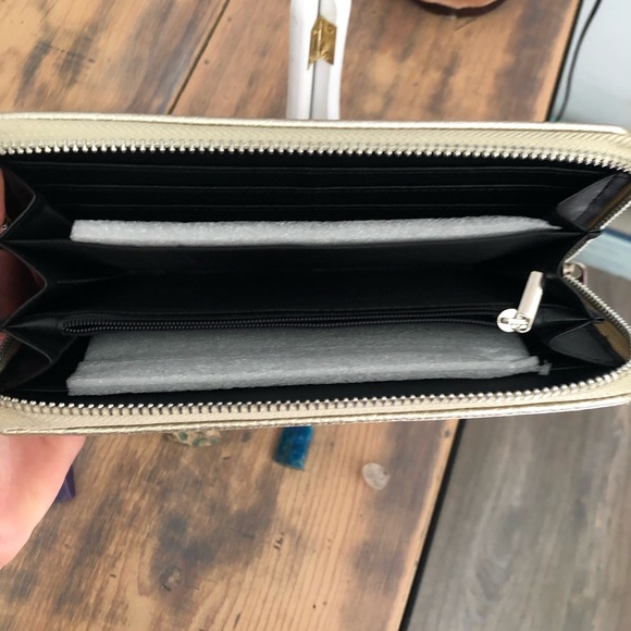 Gold Wallet with Rhinestone Design NWOT - Picture 3 of 3